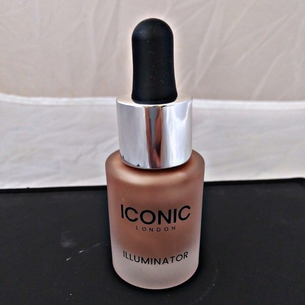 🚫SOLD🚫Iconic London Liquid Illuminator